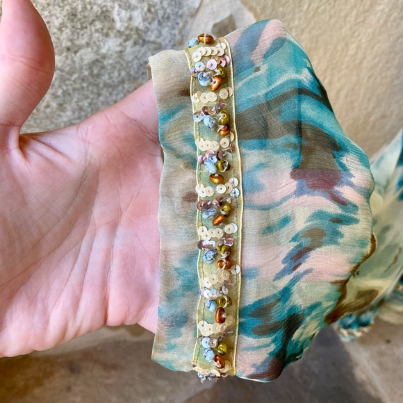 B sheer long sleeve top - Picture 5 of 16